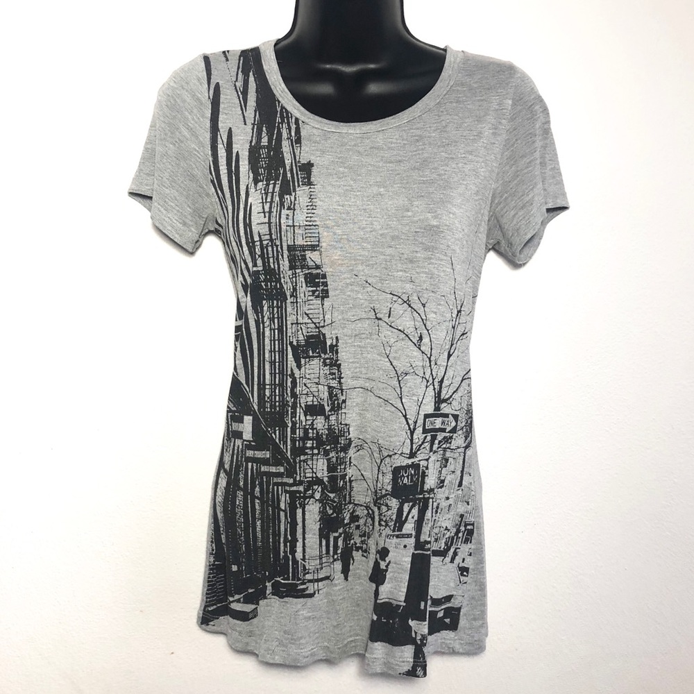 Romeo & Juliet Medium gray short sleeved t-shirt